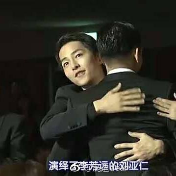 陆地夫妇探寻自然奥秘与爱情甜蜜的最新视频曝光